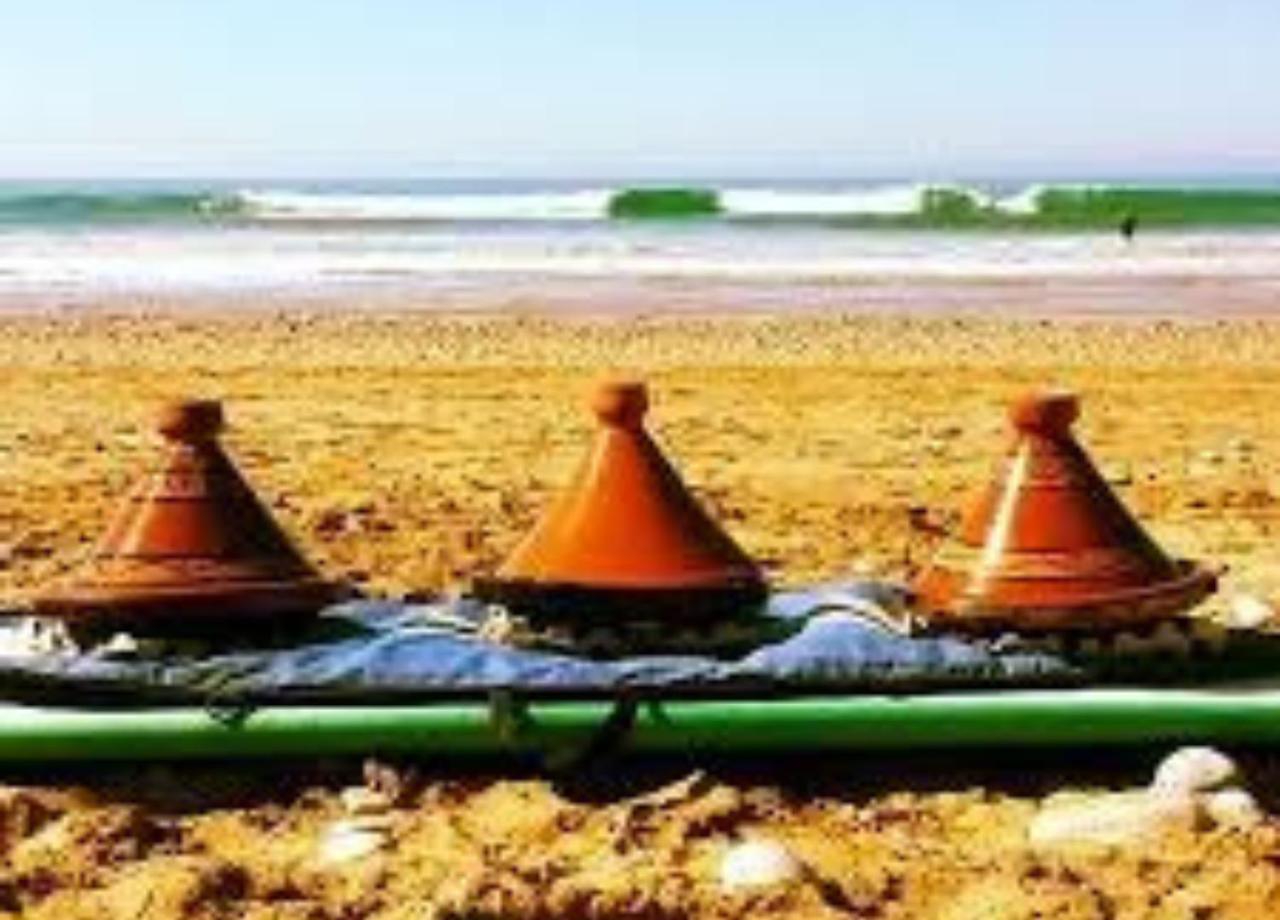 Sable Beach Surf Camp Tamraght Esterno foto